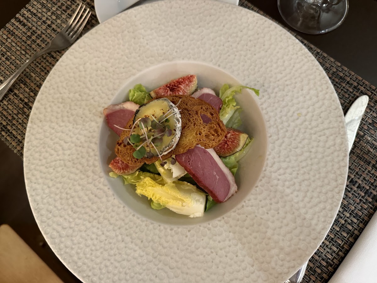 Grilled octopus with olive oil and roasted potatoes